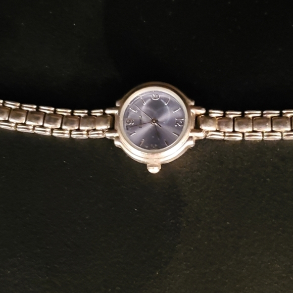 Vintage 80s Ladies Watch - Picture 5 of 7